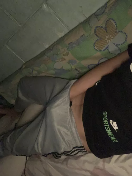 Ka miss lang mag post (m) funny joke somewhere in the pic lol