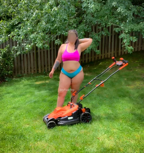 Kinda hope the neighbors don’t see me, kinda hope they do