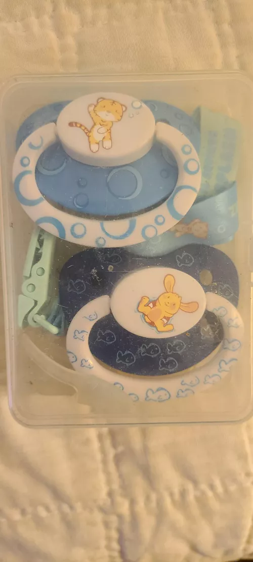 kisses thru my paci please? which one?