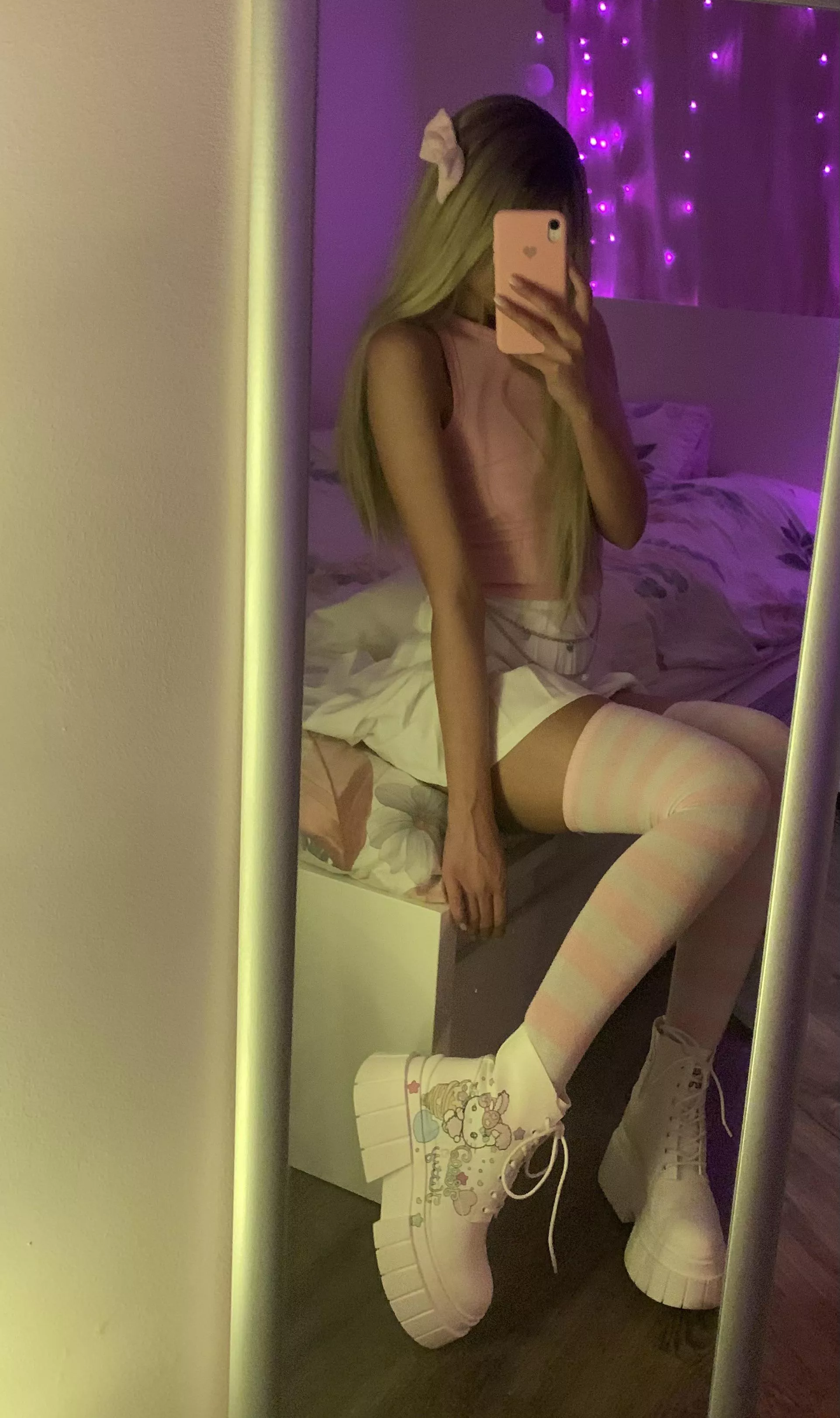 knowing he’s manipulating you but letting him do it anyways cause its hot