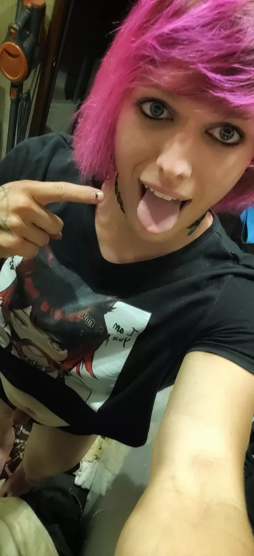 Laugh at my tiny clitty and feed and fill me with your cummies!🙏🙏💦🥰