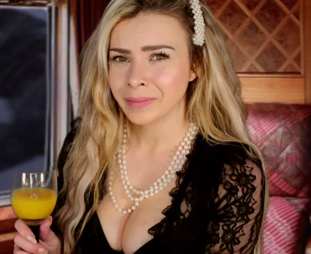 Lauren Woods (@laurenhwoods) [instagram]