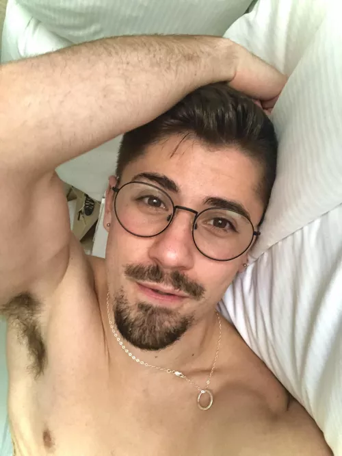 Lay around with me (24 years old)