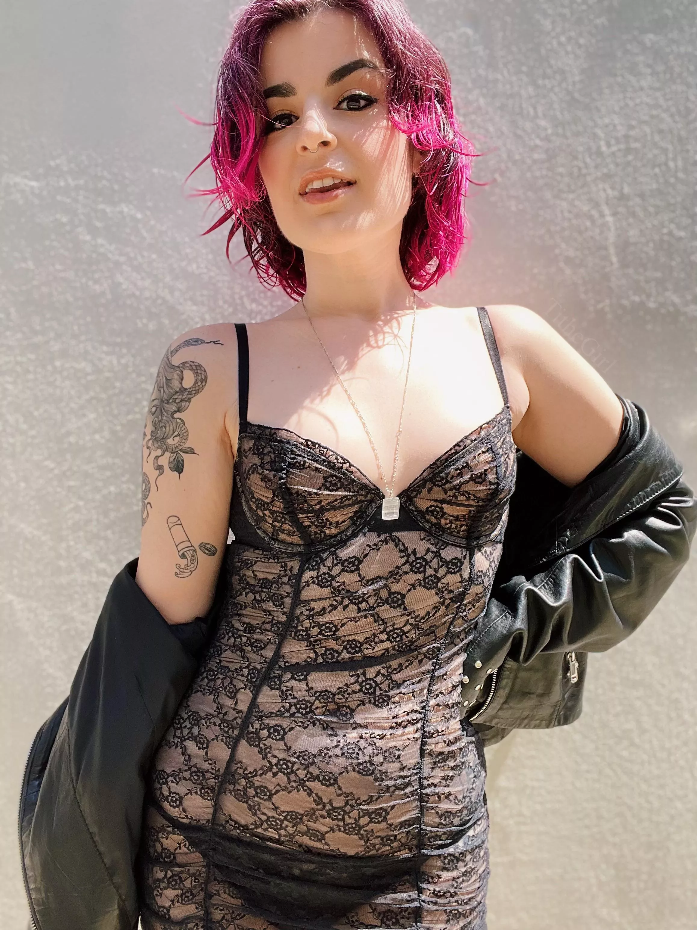 leather and lace is my favorite combo 🔥