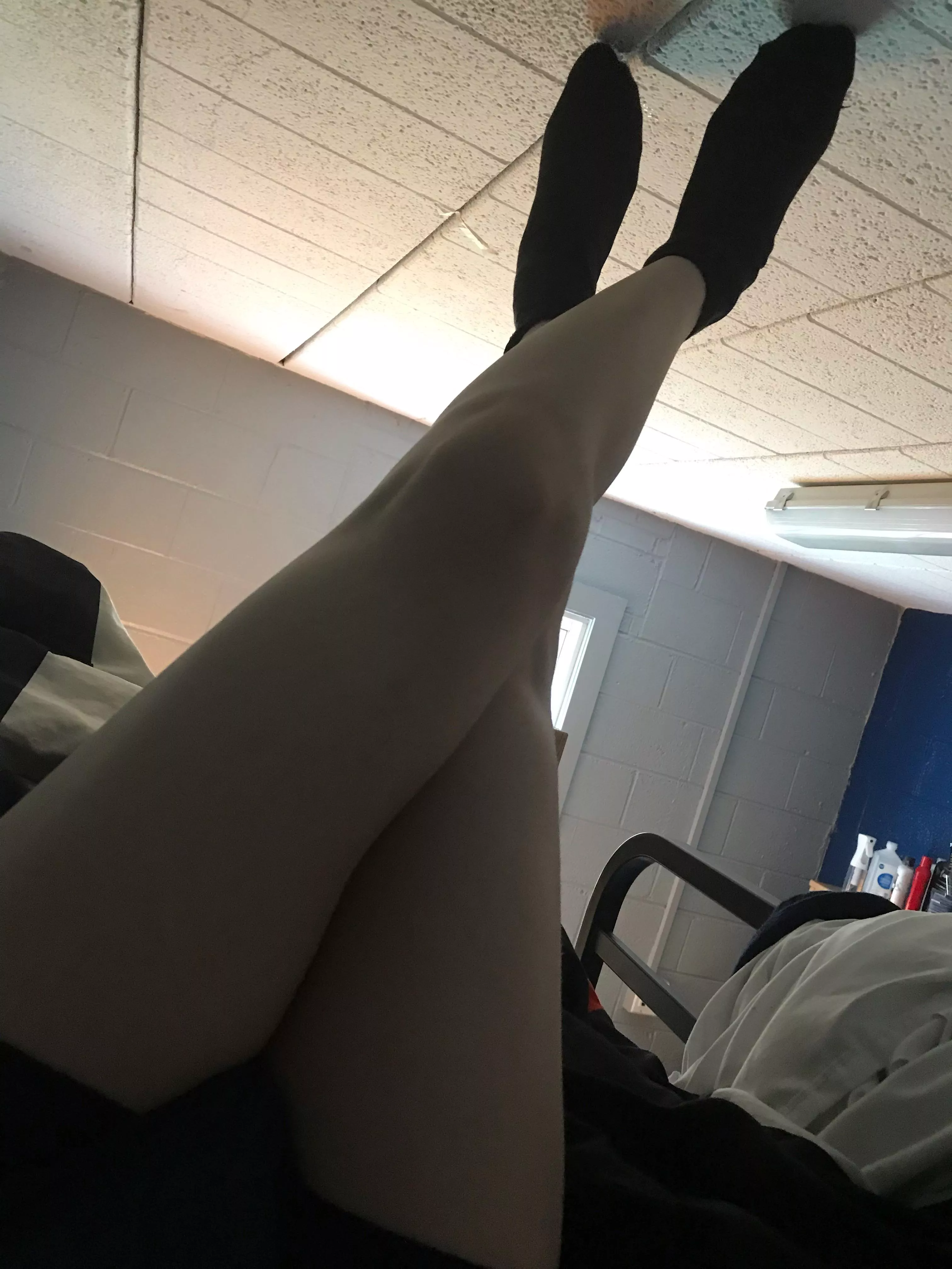 Legs up for you cuties~