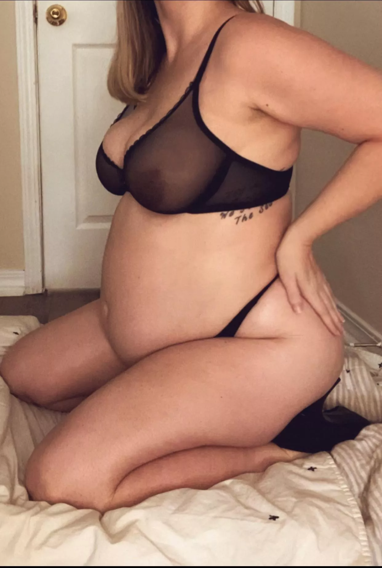 Let me help you with that morning 🪵! 😊🤰🏼