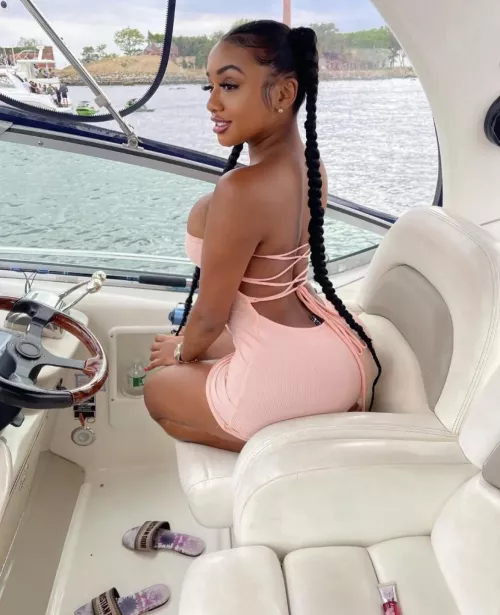 Let your hubby have fun on the yacht this summer with the hot dominicana👅