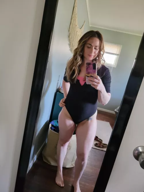 Let's hang out π I post and reply daily π