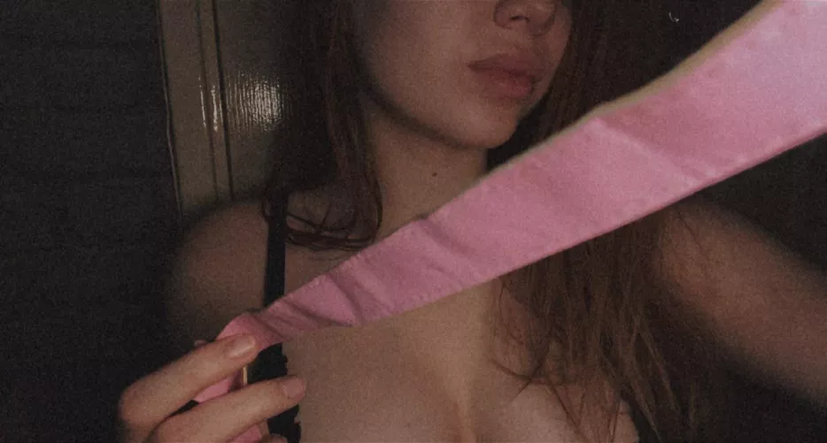 Let’s invite my friends round and you can present them your little cock for their entertainment 😉🤏🏻