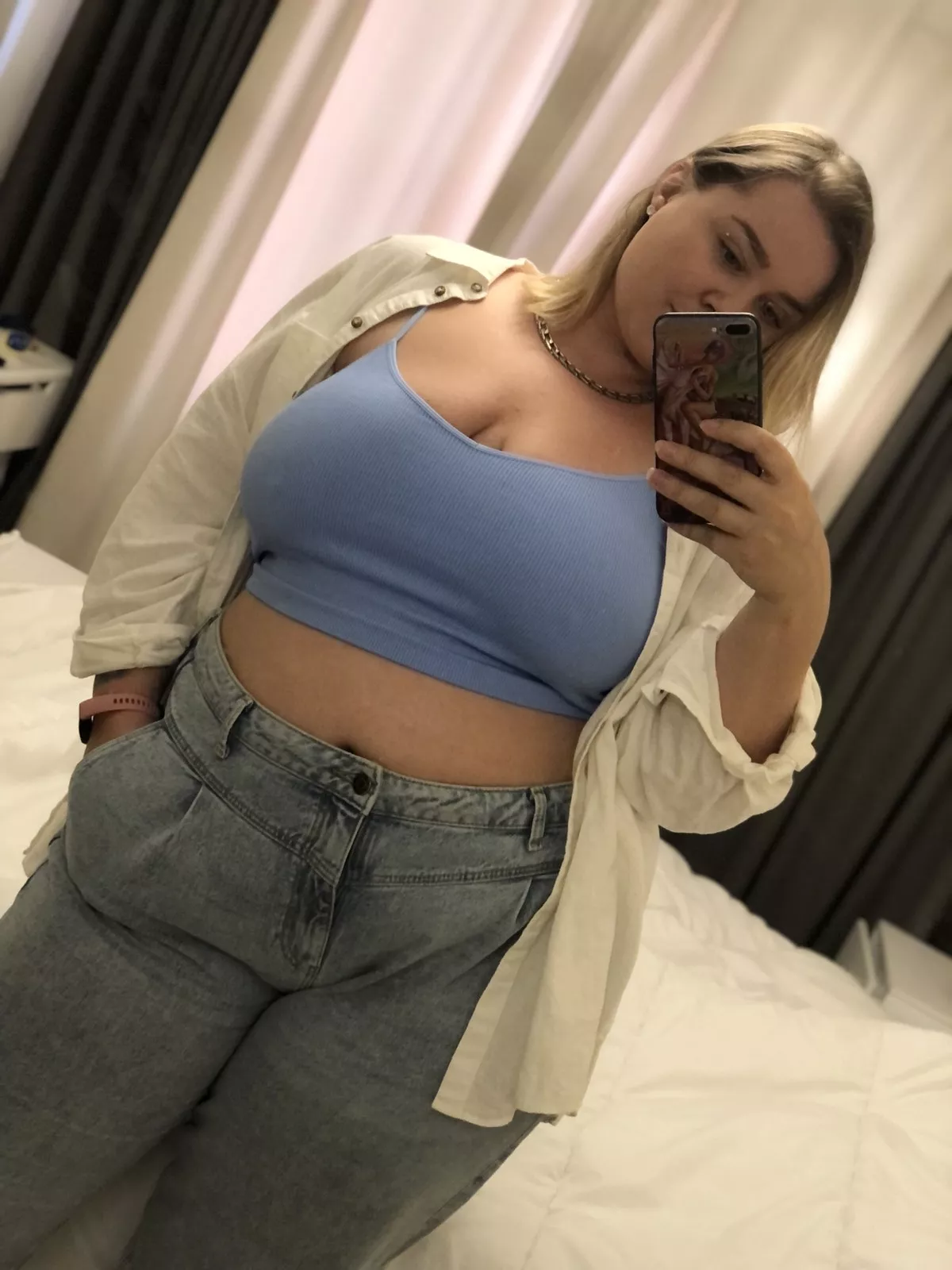 let's see if it necessary to post nudes for upvoites