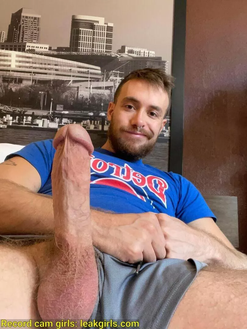 Let’s share a joint and fuck all morniny 😈