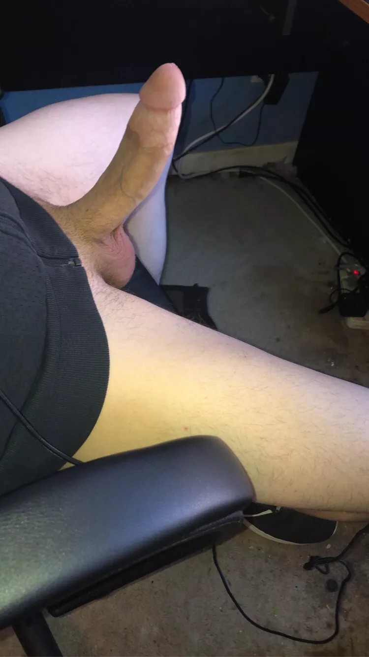 Let’s spend the day inside 😈