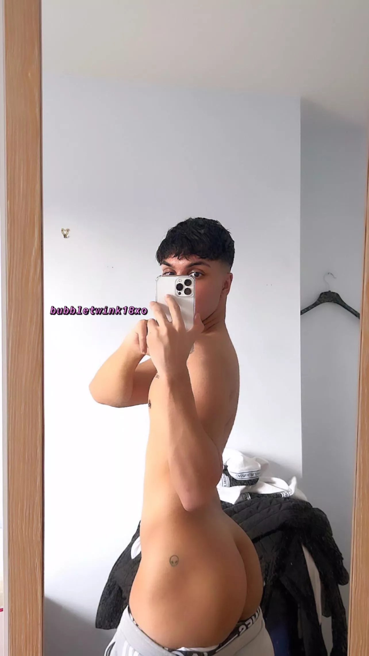 like my 👽 tattoo? like my 👽 tattoo?