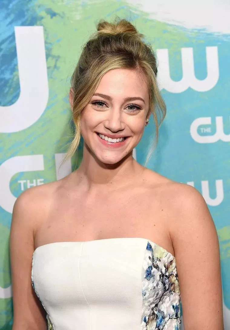 Lili Reinhart