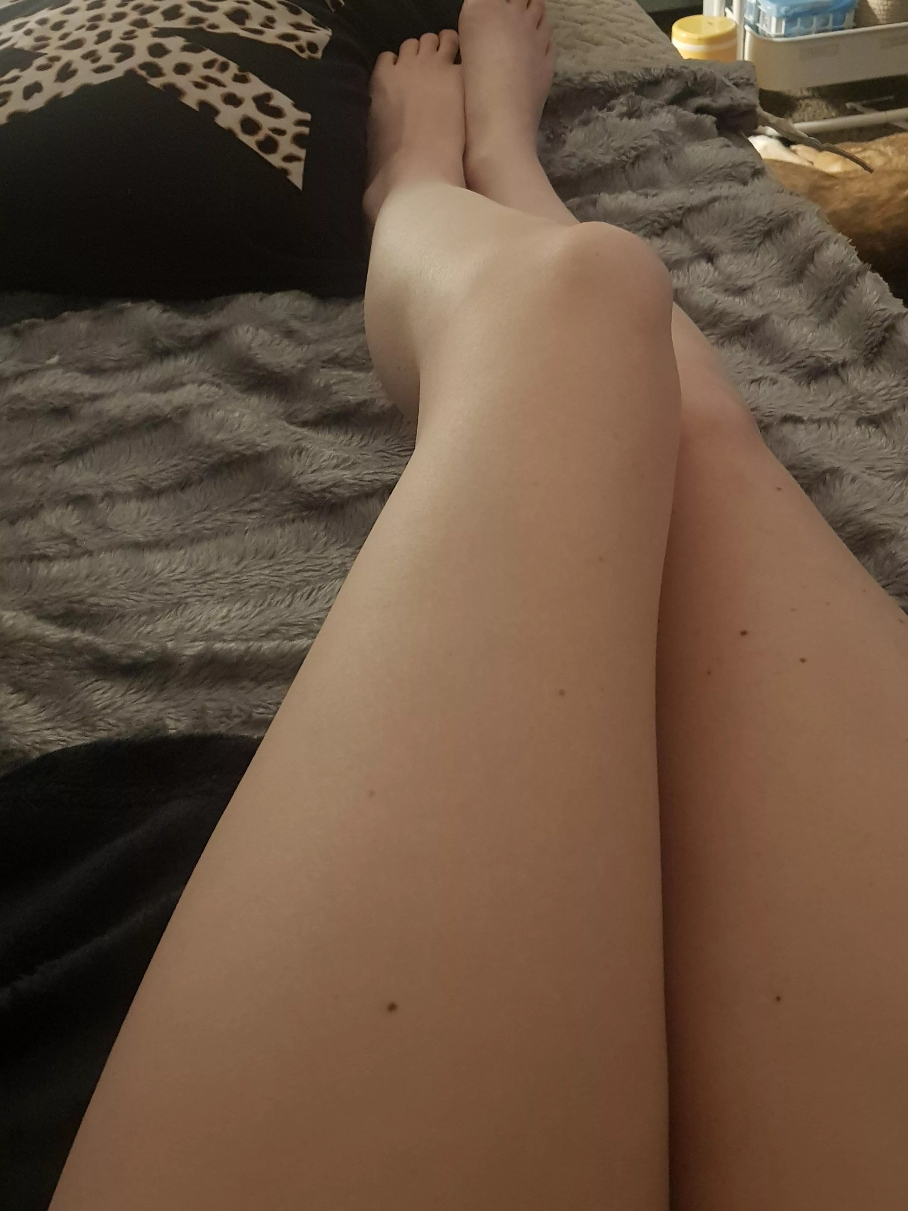 Long legs what do you think? 😘 29F