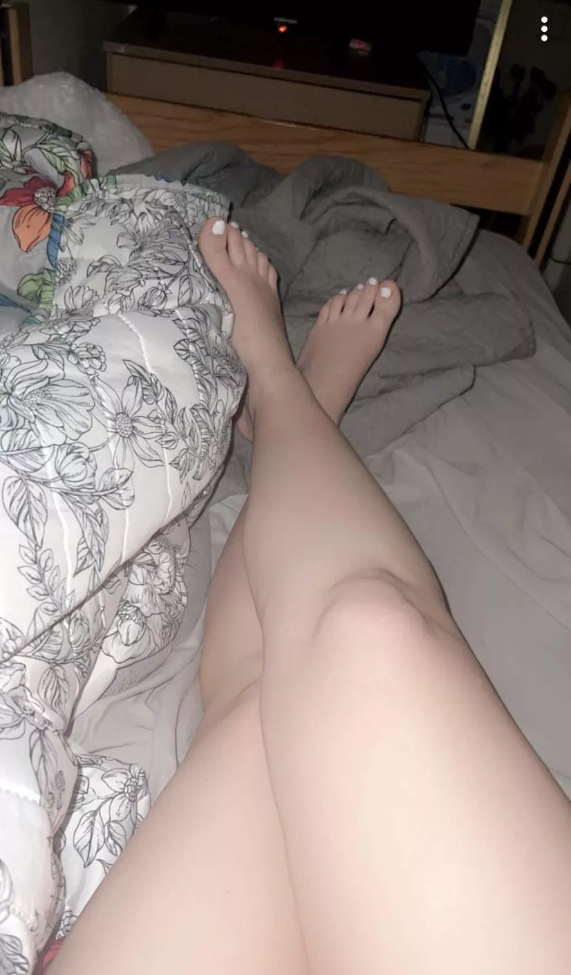 Look at these beautiful feet!