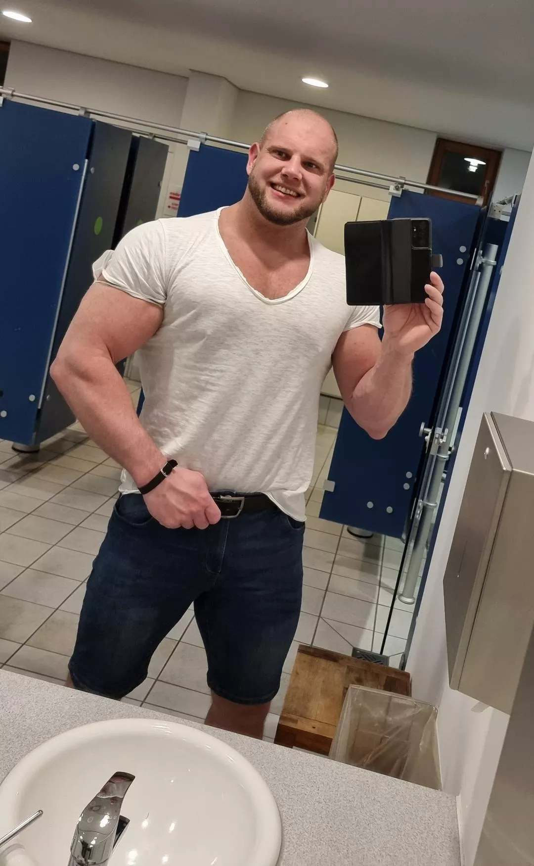 looker room selfie 😉 looker room selfie 😉