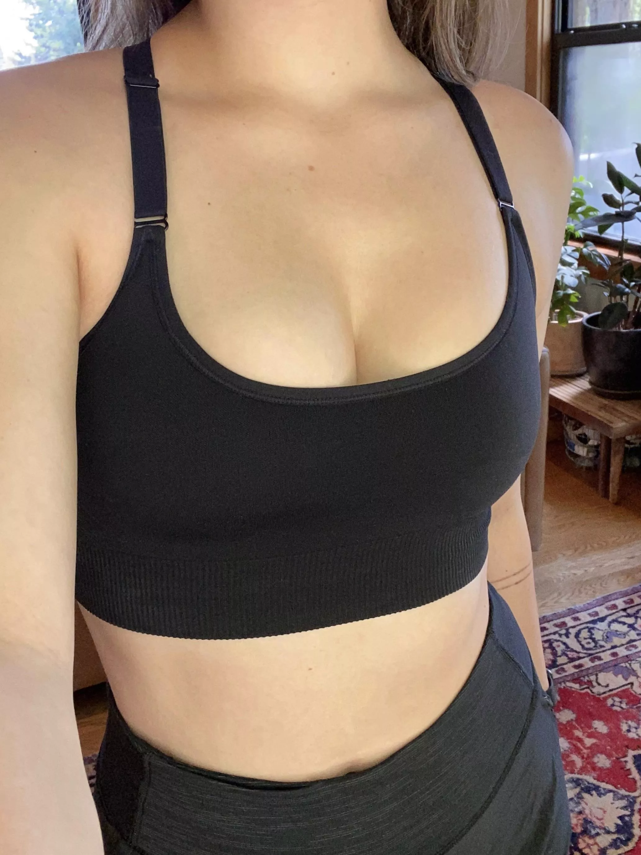 Looking [f]or a workout buddy 😘