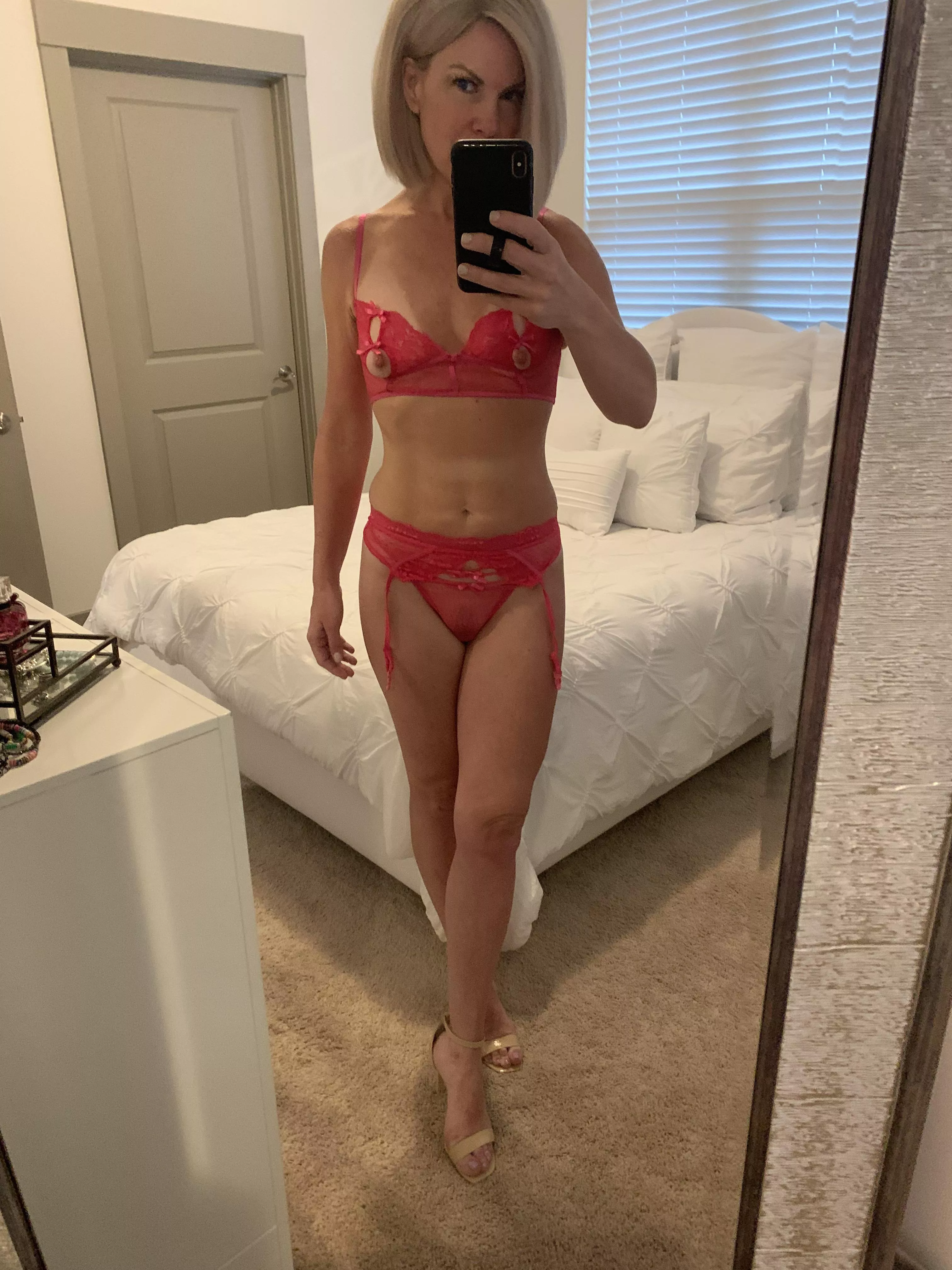 Looking for her first 21-25 yr old, must be 8” or bigger😉