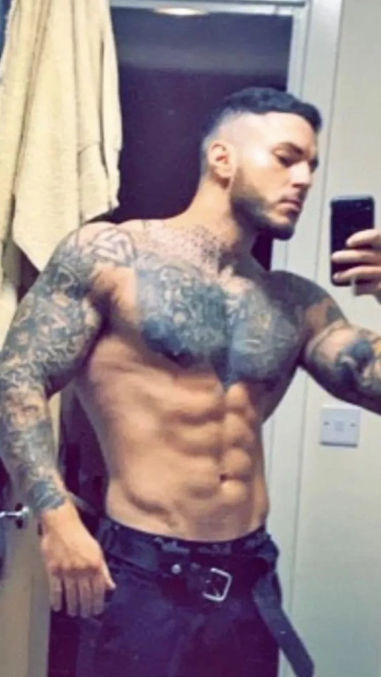 Looking for new male slaves. Straight, muscular tattooed alpha ;) free ten minute video on my OF and unlimited daily communication. You will obey your master at all times. Straight alpha seeking gay slaves ;)