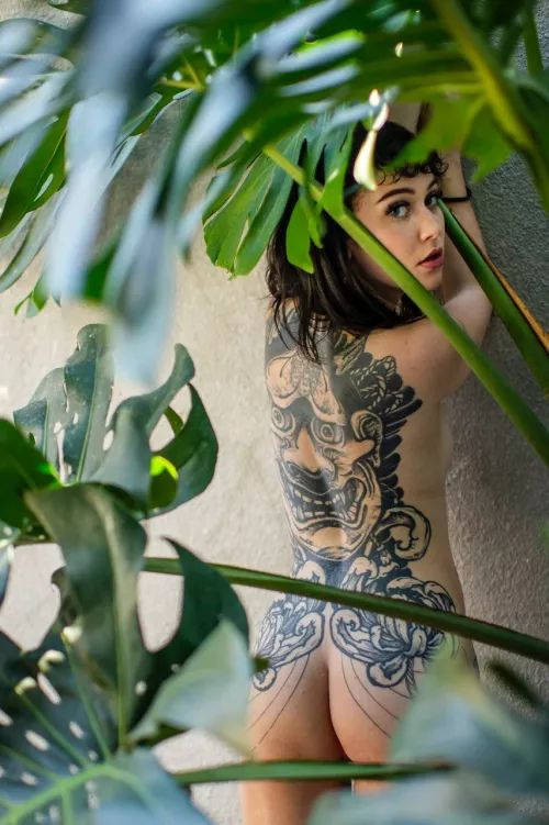 looking over my shoulder at the handsome fucker🥰