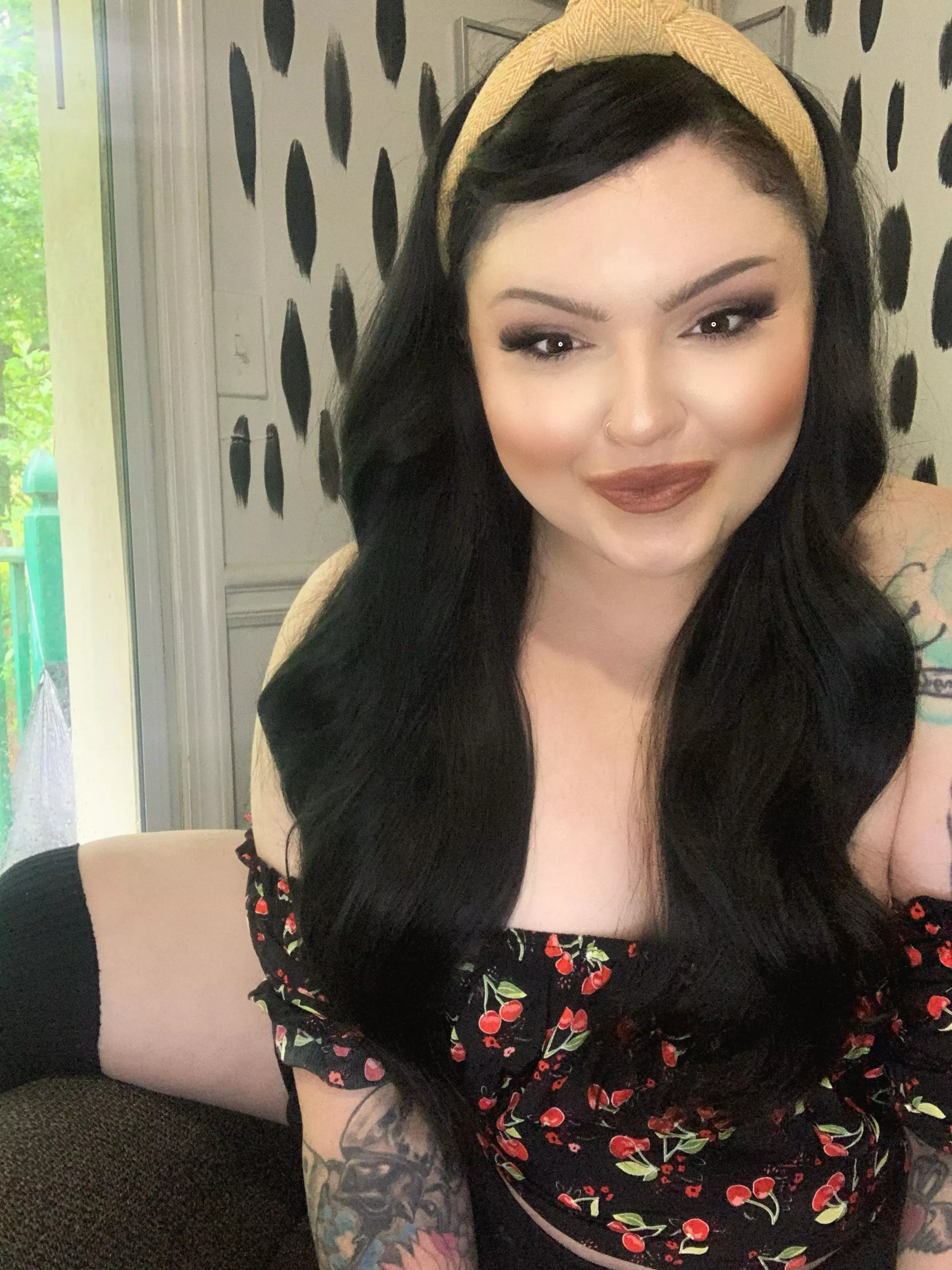 Looking to get my makeup messed up 😇