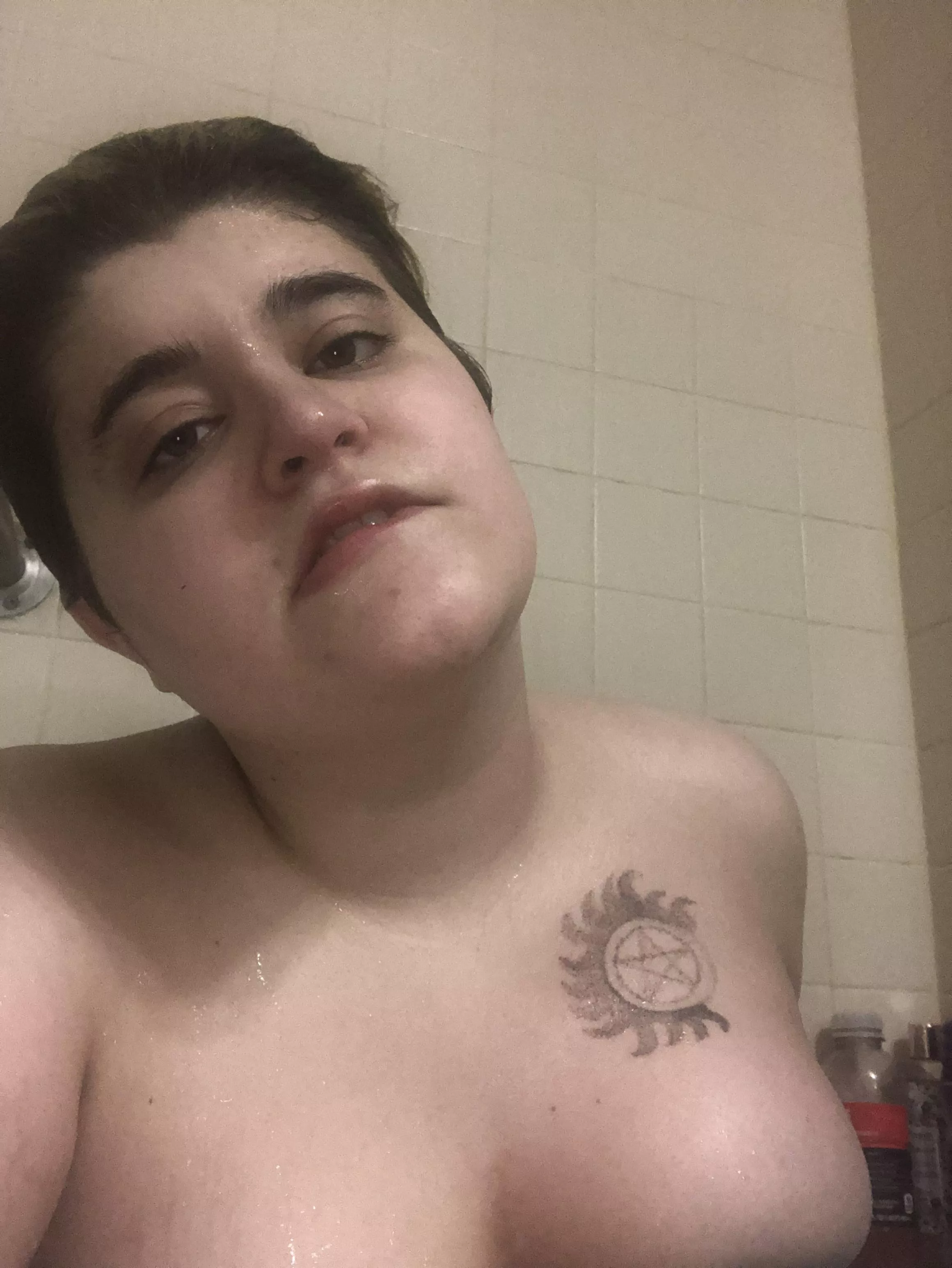 looking to network & make creator friends - dm me for a discord group π₯° looking to network & make creator friends - dm me for a discord group π₯°