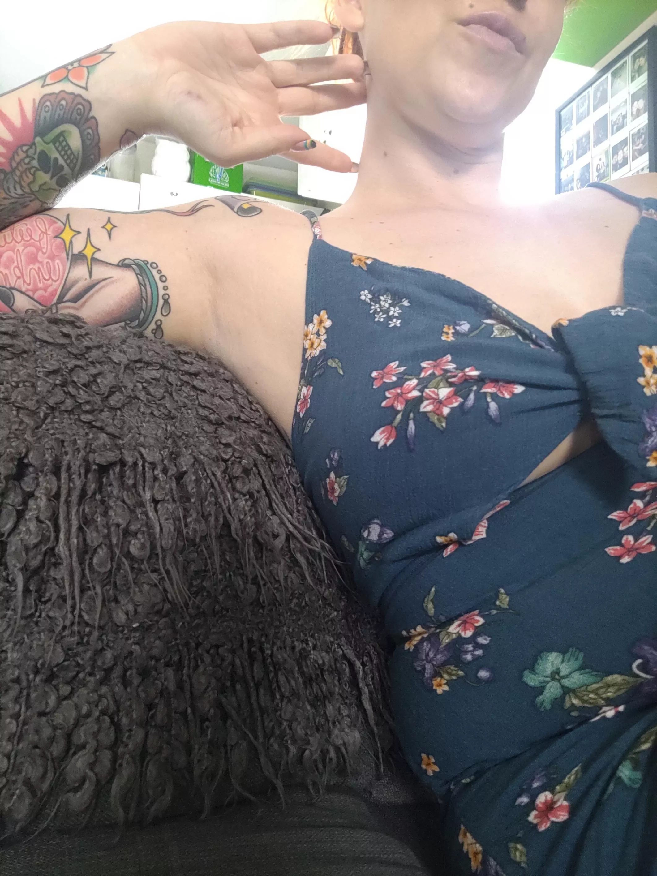 Lounging around like 👀