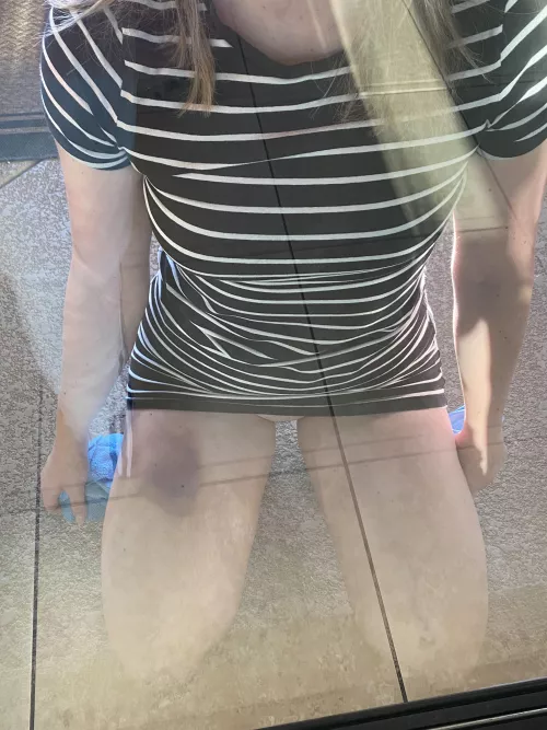 Love cleaning when the men are watching B 🏀 🍑