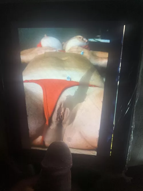 Love seeing the wife with cum on her!