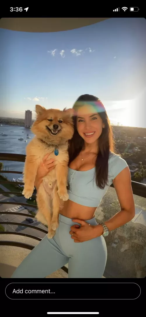 Love short sleeve shirts showing off womens sexy smooth long skinny looking arms 🥵 just want to stroke their soft skin as I take them in every position 😈