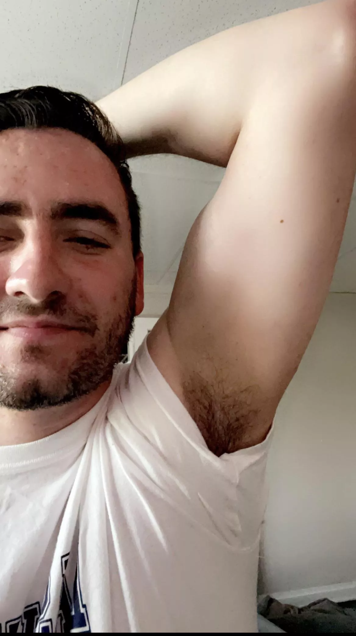 love teasing with my pits😈