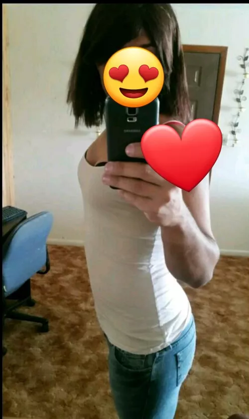 Love this pic! looks like I have boobs!