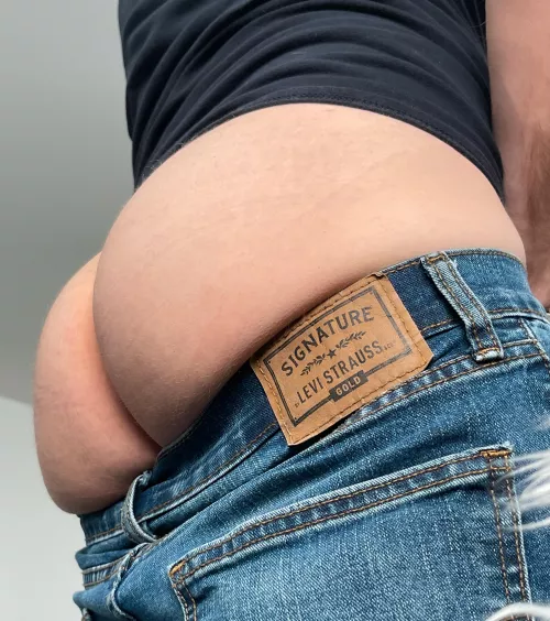 Love to show it off 🍑