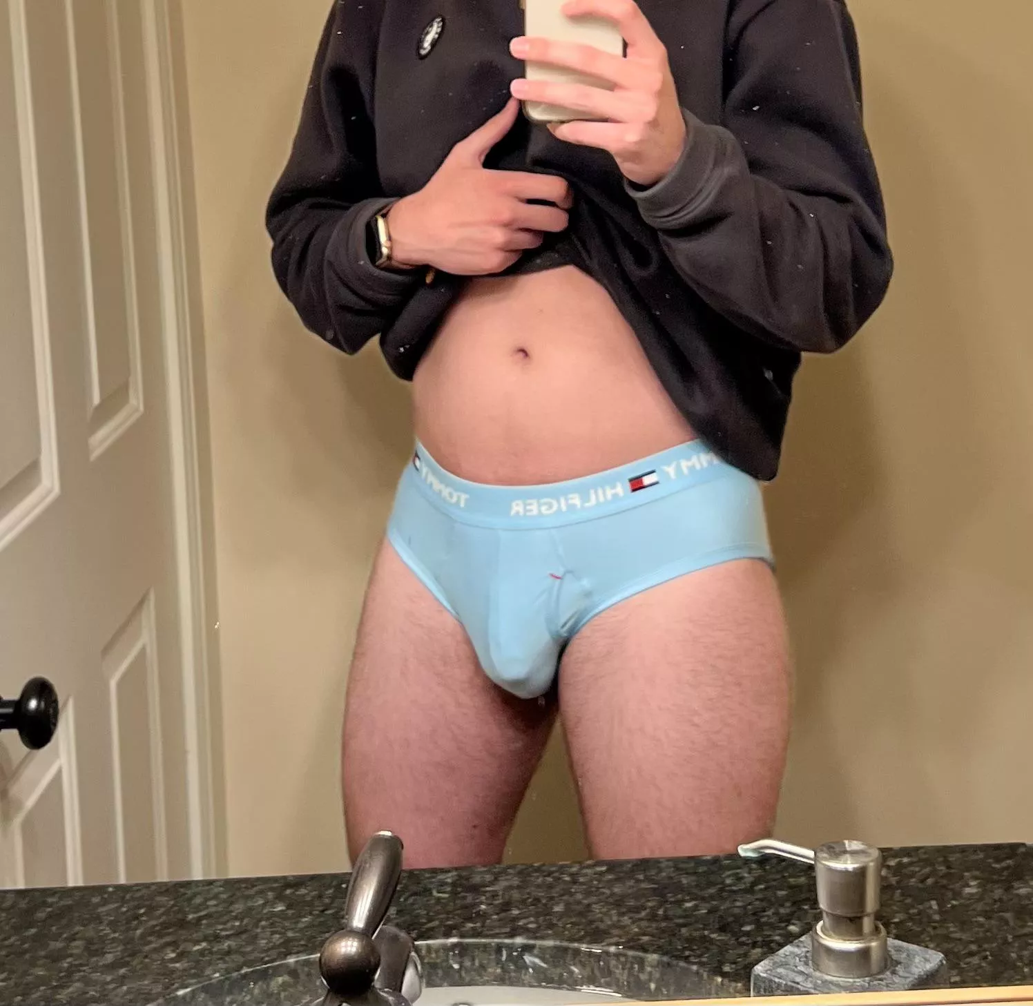 Loving these briefs 👀 hmu on snap if you like em too: joshguyx Loving these briefs 👀 hmu on snap if you like em too: joshguyx