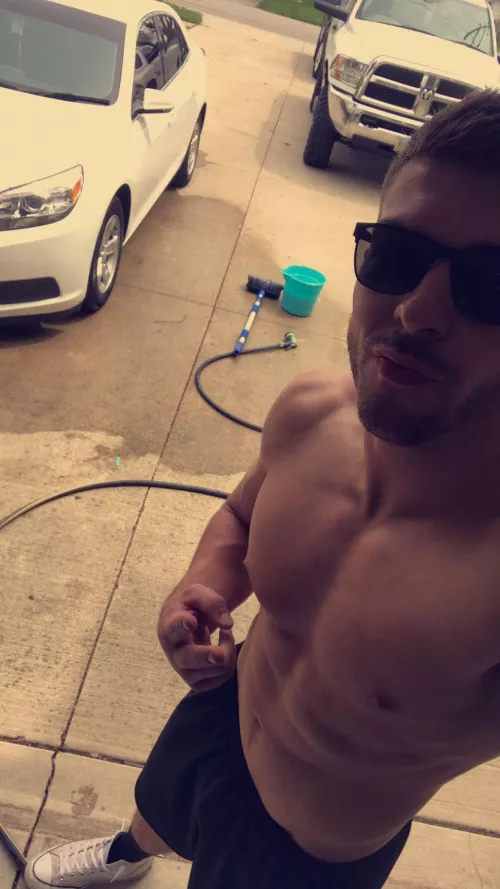 [m] 23 who’s going to join me for a hot and sweat live stream workout? Free of link in bio!🥰🥰