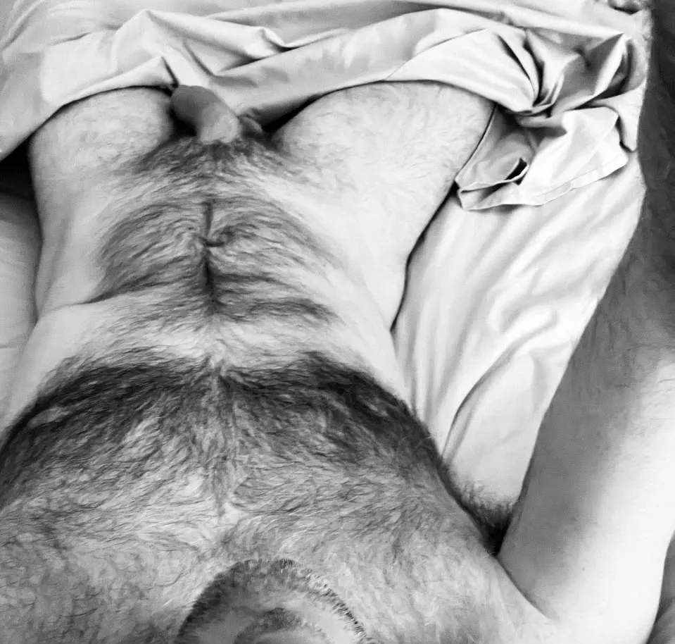 M (45, 210, 6’5”)