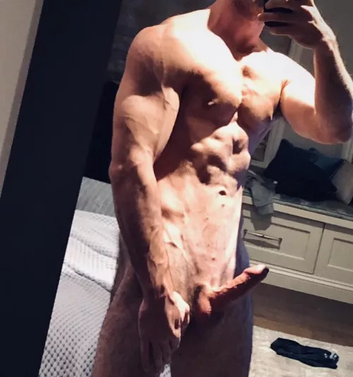 (M) Any love for fit uncut guys?