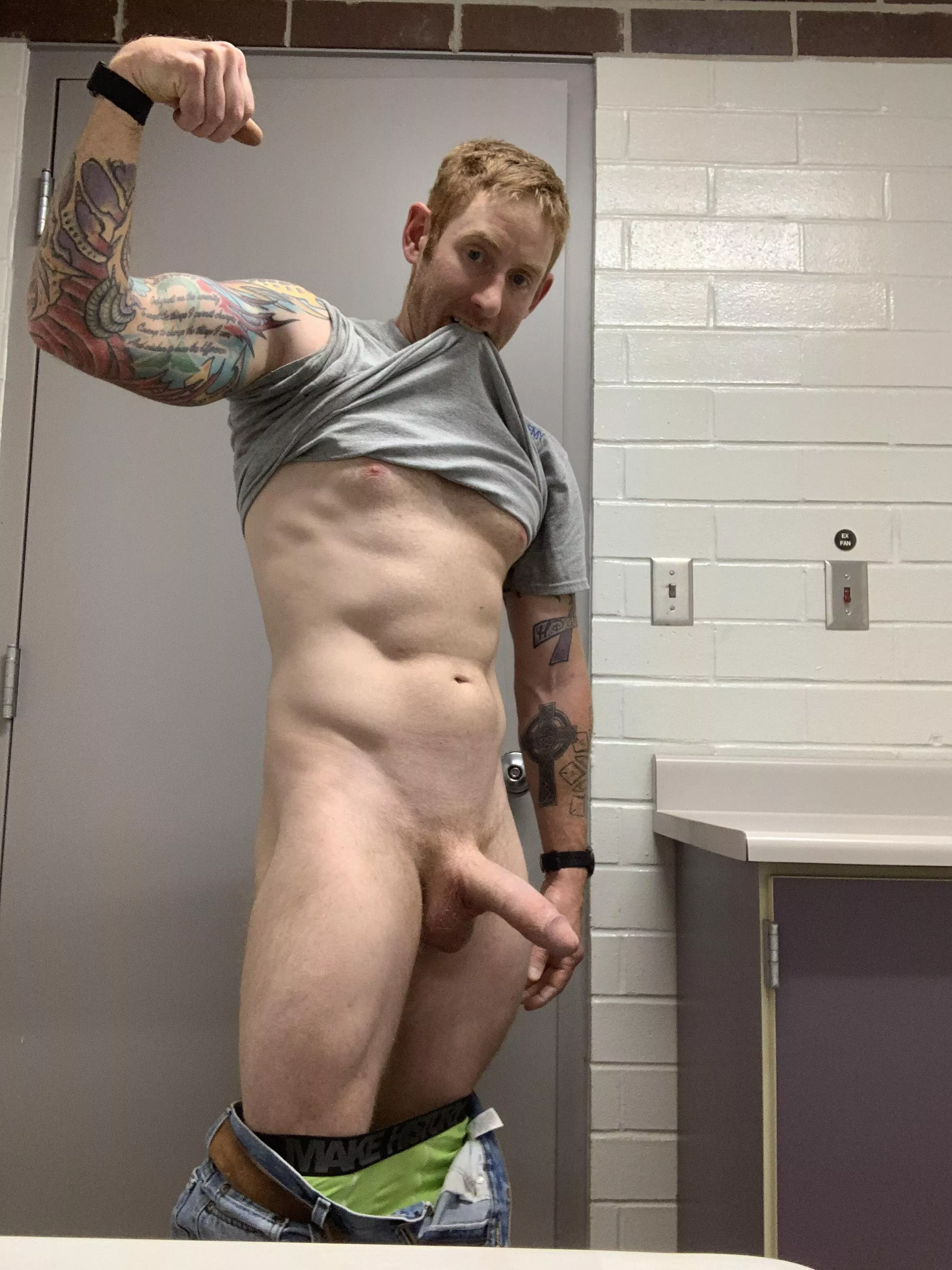 (M) What do you ladies think. Is the gym paying off. Shoot me a message