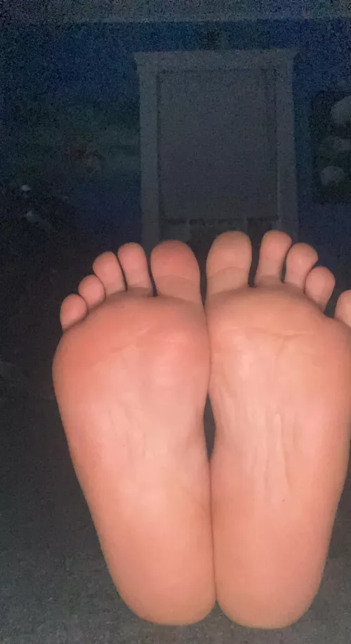 M18 giving footjobs in jersey hmu. Also accept cum tributes