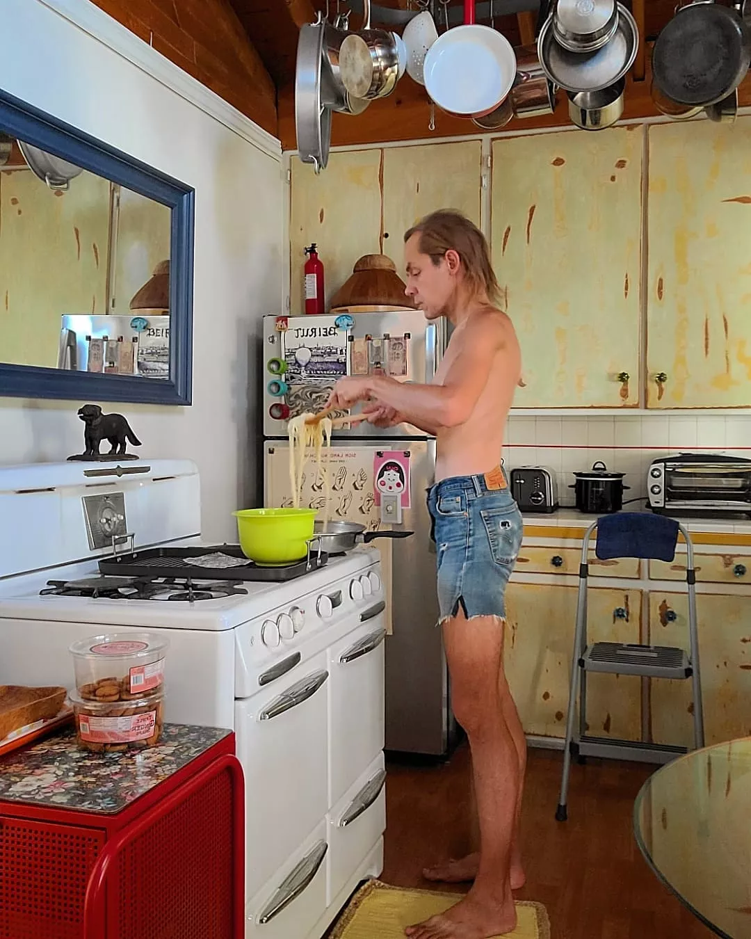 Make'n spaghetti for one. How does it look? Make'n spaghetti for one. How does it look?