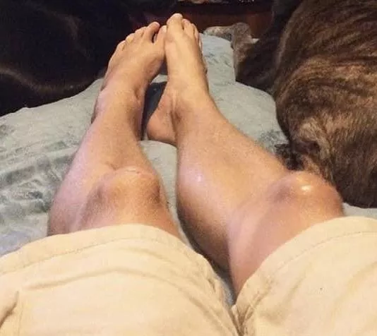 Man I had such tan legs and feet back when I was a lifeguard. What would be your reaction if you saw these feet up on the guard stand?