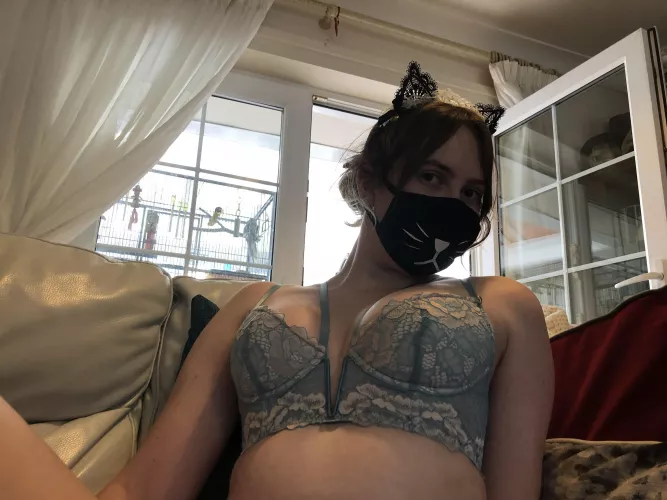 meow 🐱 my booba heavy, hold em for me? 🥺