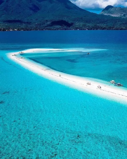 Mesmerizing view in white island in Camiguim,Pilippines 🌊🌊