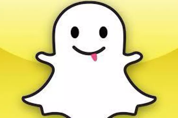 Message me here or on Snapchat @mike_elles if you want to join. Single guys will be on a shortlist to wait for a spot, all girls welcome and guys with a girl to add to chat will jump list. Everyone must verify.