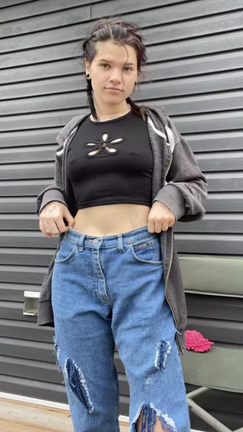 Messy hair don’t care? Woke up feeling cute today🥰