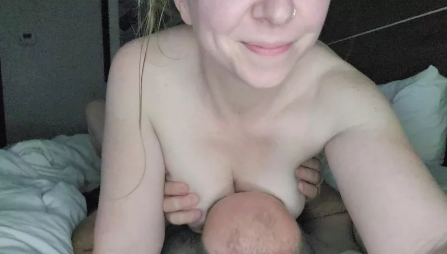 [MF] Hotel fun round 1... 💋 😘