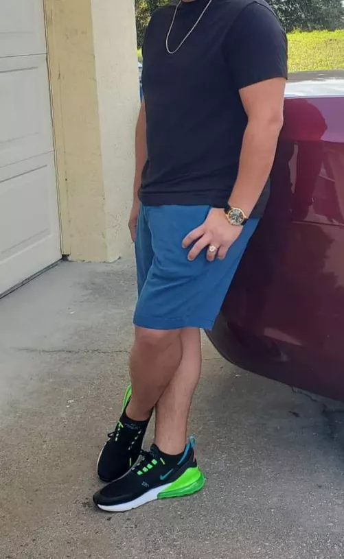 (MF4F) 👋🏻Hello Latino couple here 😊both 33 from winter haven FL.😈 wife is cuckquean looking for a lady for me,please DM