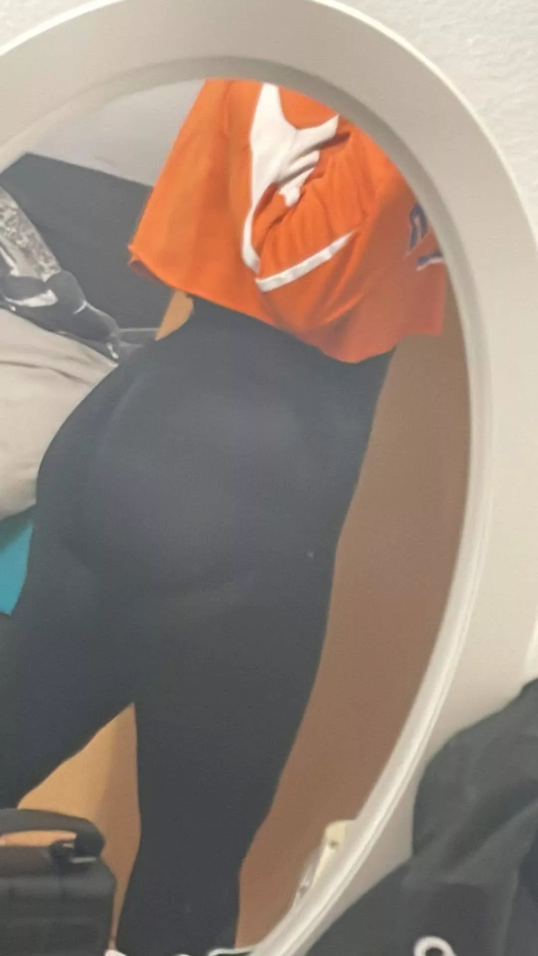 might start wearing leggings in public lol might start wearing leggings in public lol