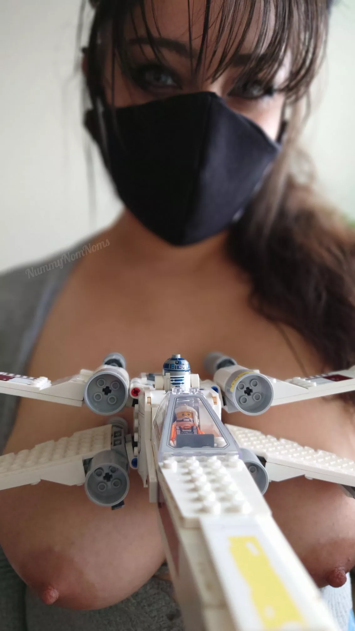 Milfs love Star Wars too!